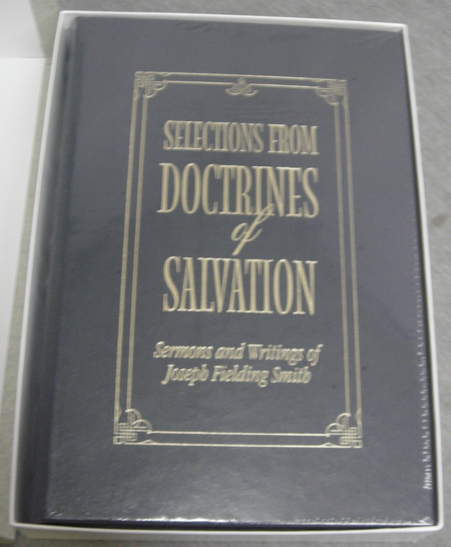 Image for Selections from Doctrines of Salvation - Leather - Sermons and Writings of Joseph Fielding Smith